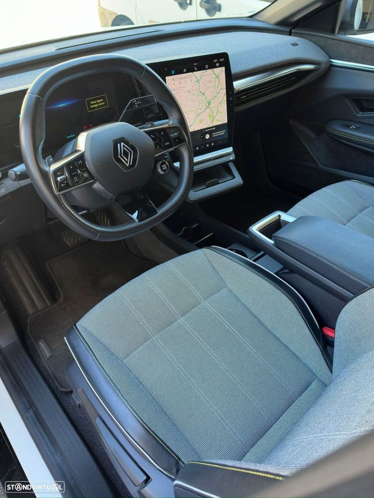 Renault Mégane E-Tech - 8