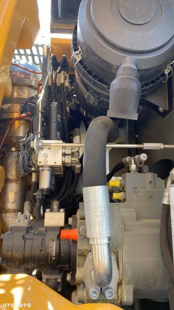 Liebherr A 913 Compact - 9