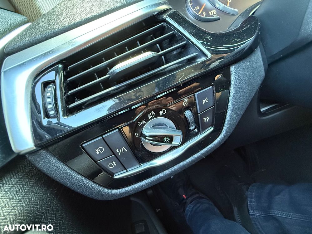 BMW Seria 5 520d xDrive Touring Aut. - 24