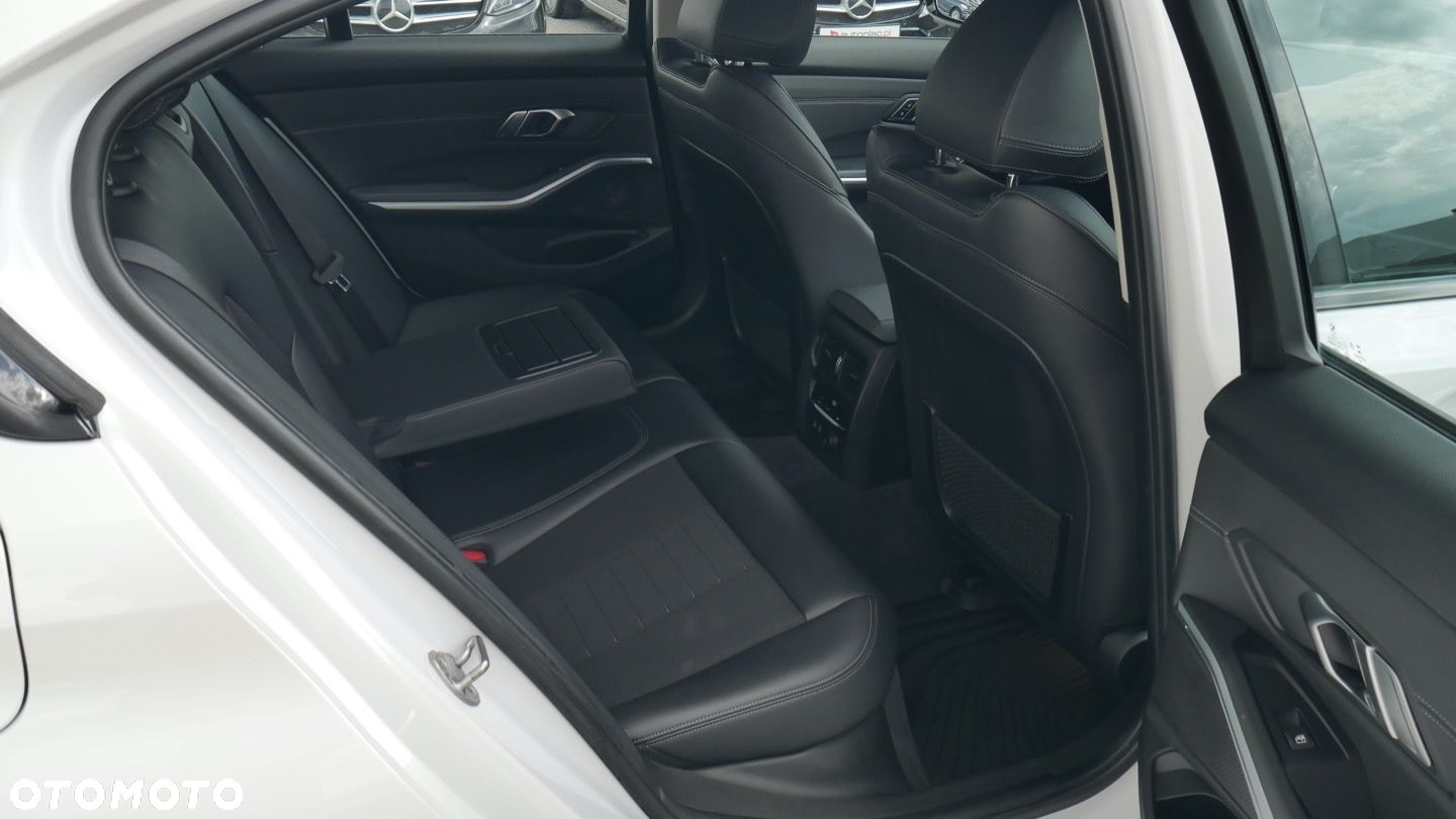 BMW Seria 3 - 23