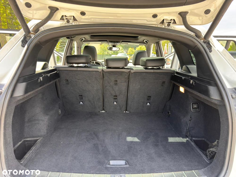 BMW X1 xDrive25i GPF xLine - 16