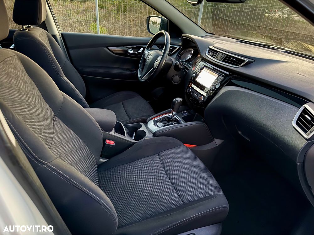 Nissan Qashqai 1.6 DCI Start/Stop X-TRONIC Tekna - 11