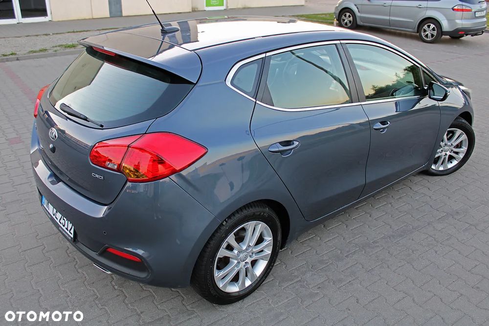 Kia Ceed 1.6 CRDi 128 Dream-Team Edition - 33