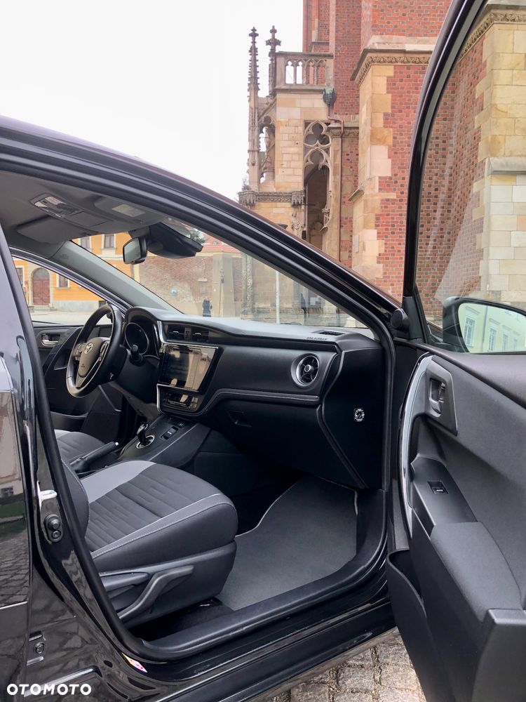 Toyota Auris Hybrid 135 Comfort - 19