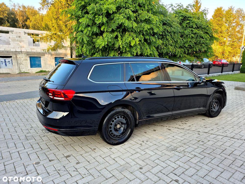 Volkswagen Passat - 4