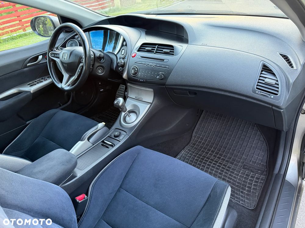 Honda Civic 1.8i-VTEC 50 Jahre Edition - 6