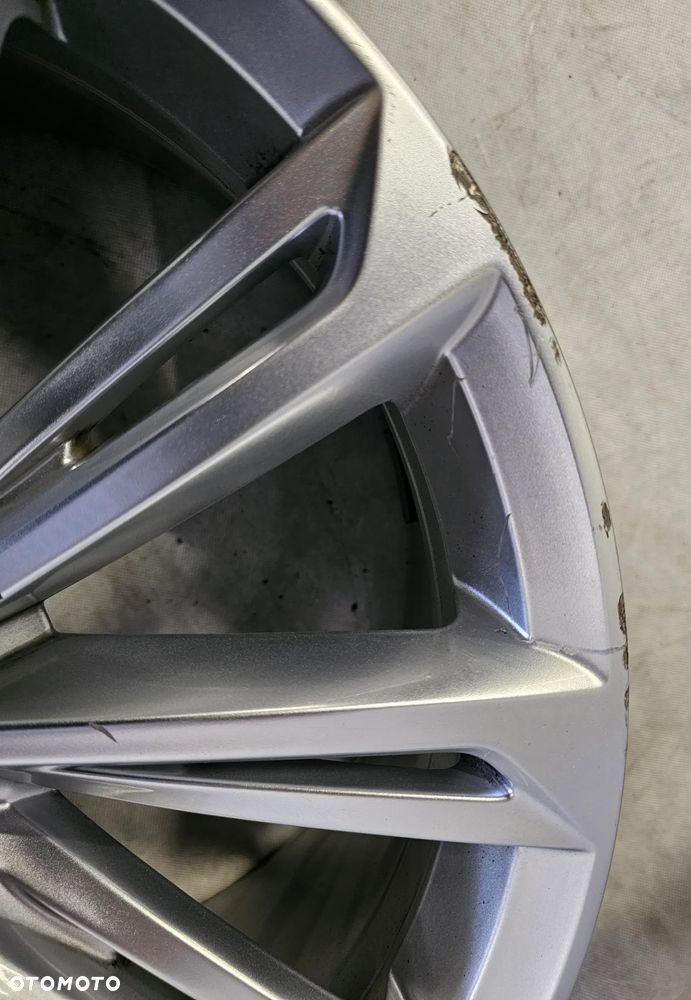 Felga 3G0601025BT VW PASSAT 8x19 ET44 - 2