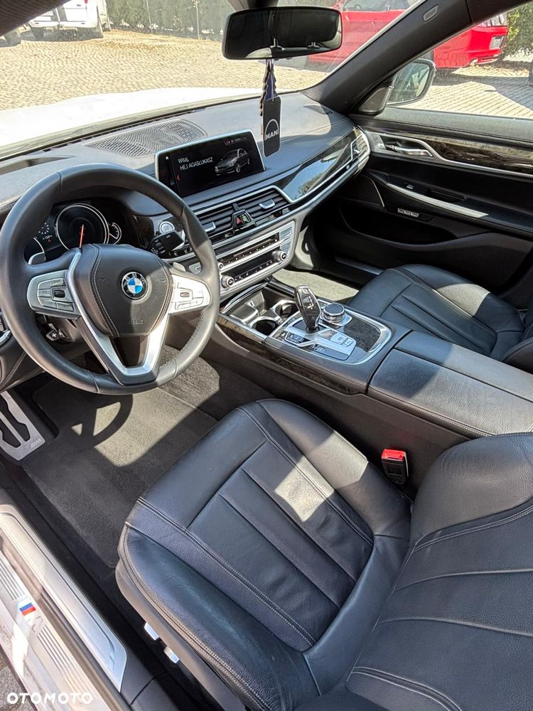 BMW Seria 7 740Li - 25