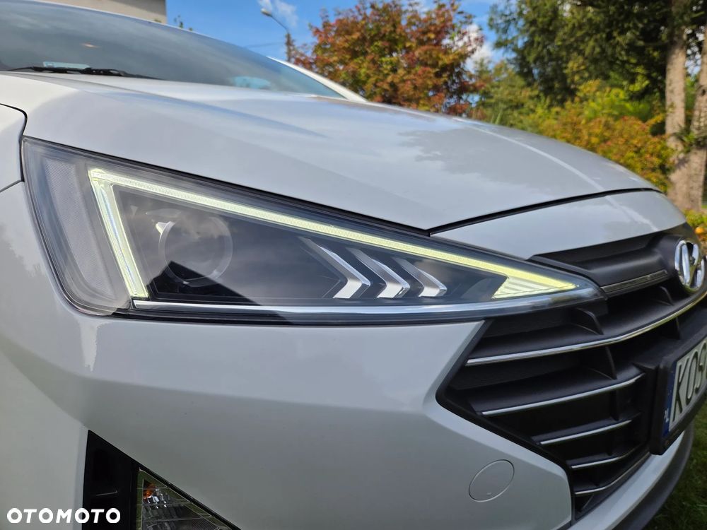 Hyundai Elantra - 15