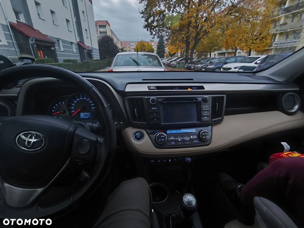 Toyota RAV4 2.0 D-4D Active - 7