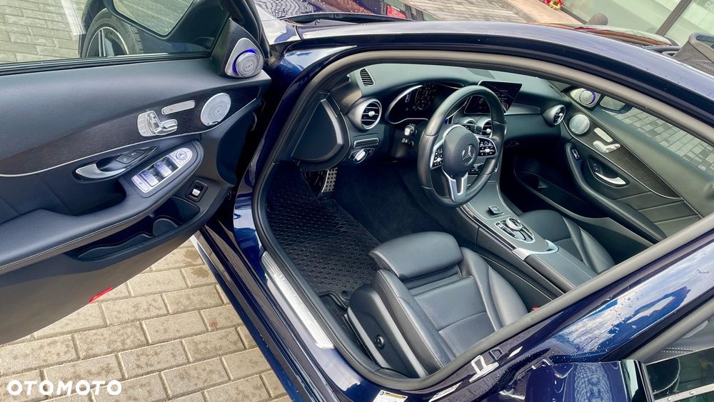 Mercedes-Benz Klasa C 300 4Matic 9G-TRONIC AMG Line - 9