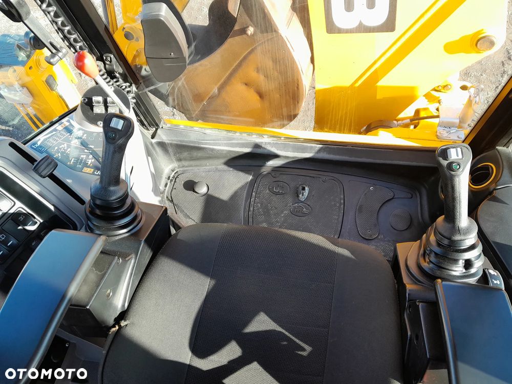 JCB JCB 4CX AEC  2022r - 22