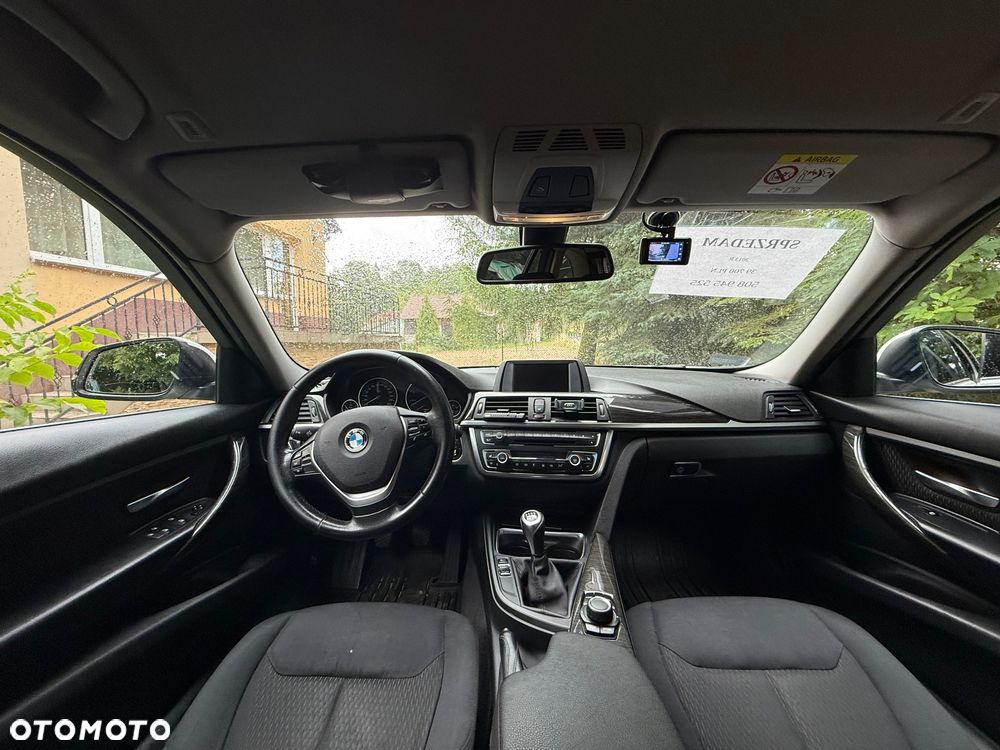 BMW Seria 3 318d Luxury Line - 9