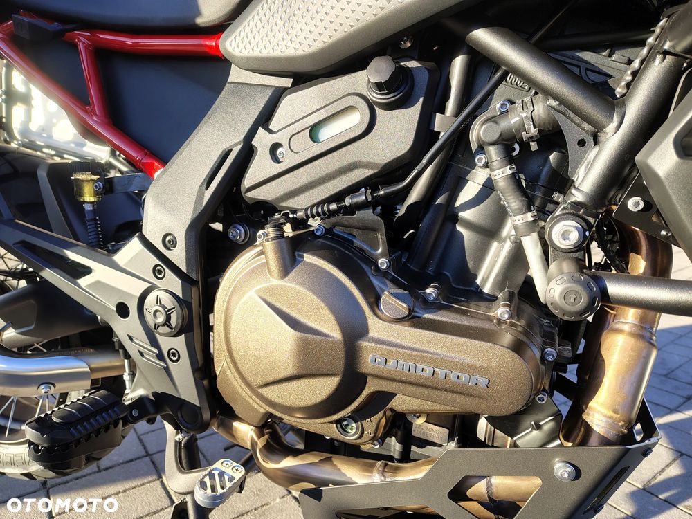 QJMOTOR SRT 600SX - 7