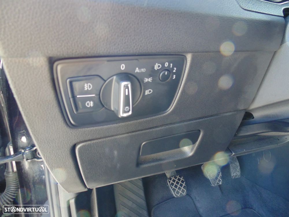 VW Passat 1.6 TDI Highline - 26