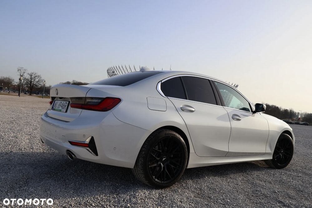 BMW Seria 3 320d xDrive Luxury Line - 13