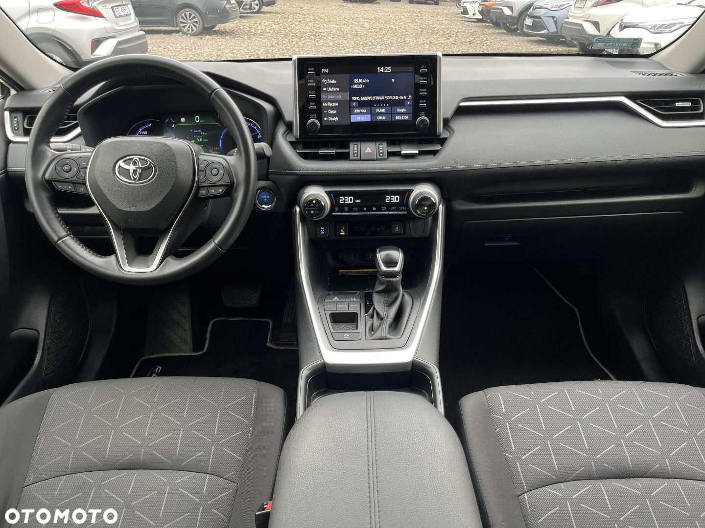 Toyota RAV4 - 8