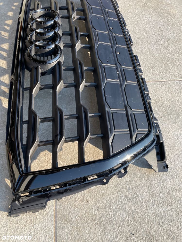 Grill atrapa Audi Q2 81A853651M - 3