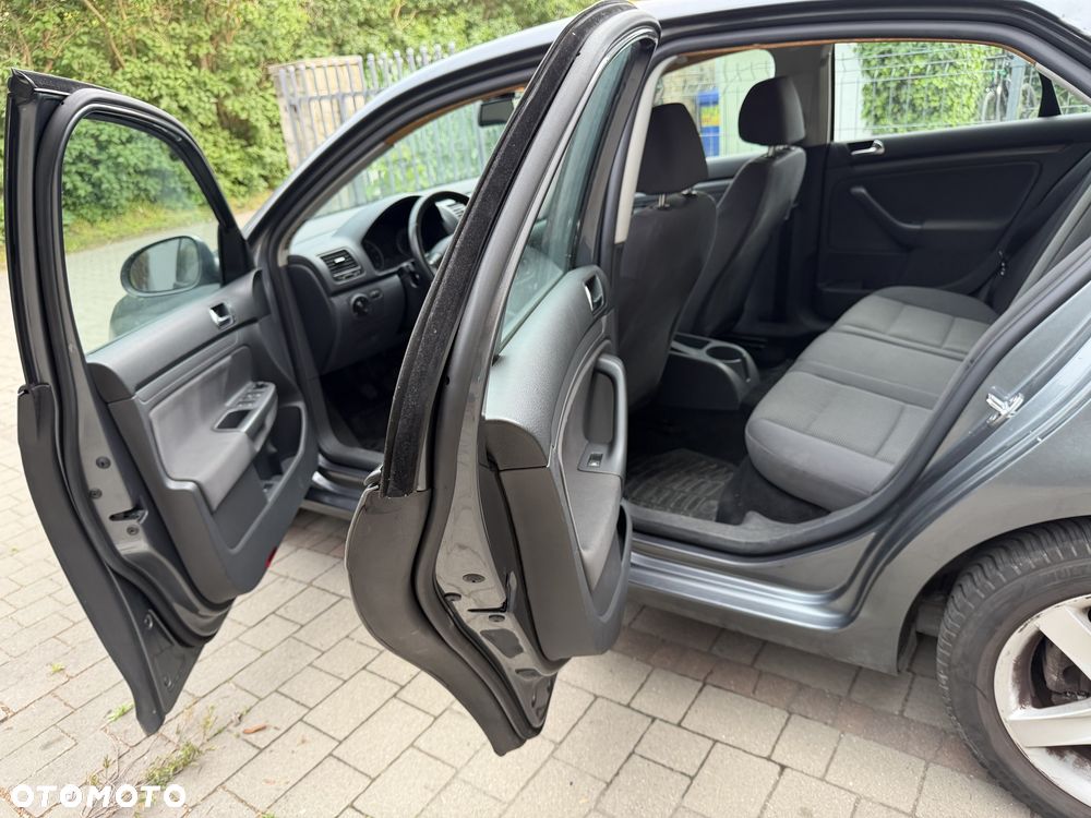 Volkswagen Jetta 1.6 Trendline - 20