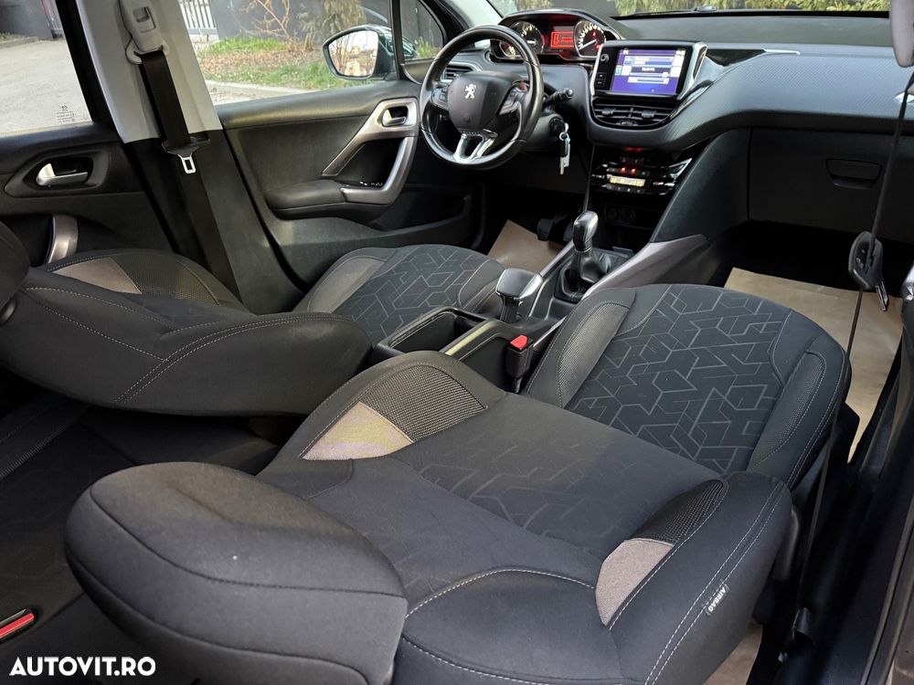 Peugeot 2008 PureTech 110 Stop&Start Allure - 32
