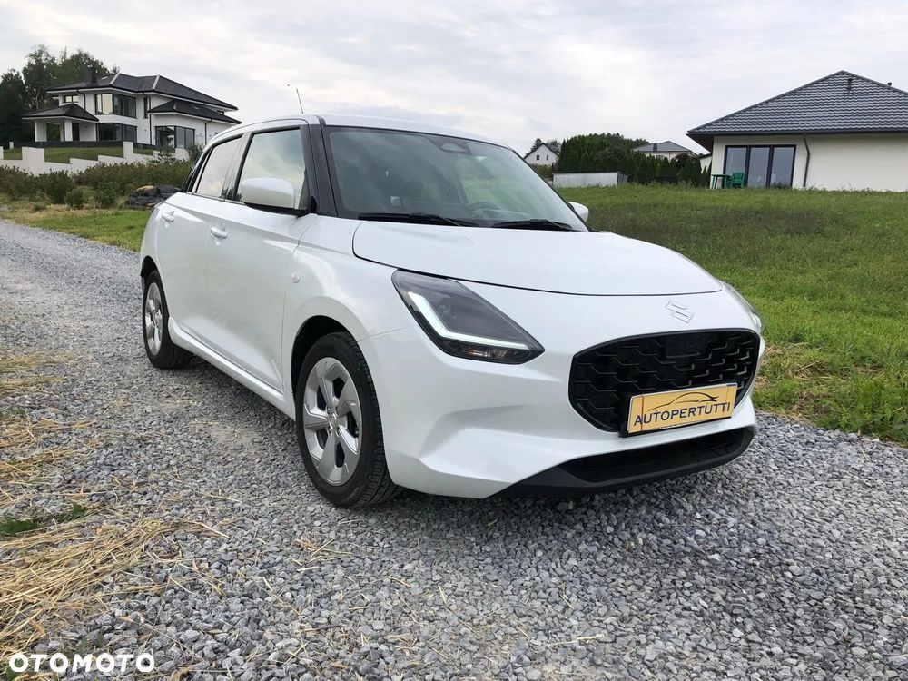 Suzuki Swift 1.2 Premium Plus CVT - 1