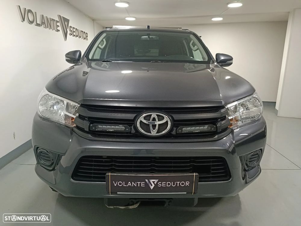 Toyota Hilux - 2