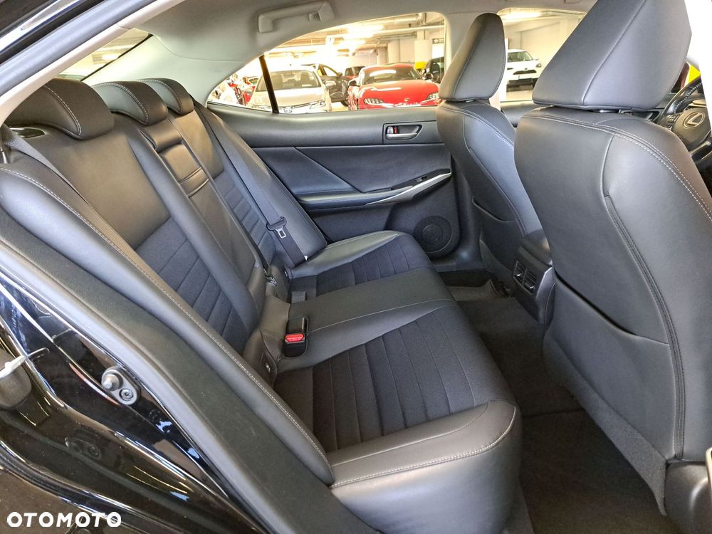 Lexus IS 200t Elegance - 15