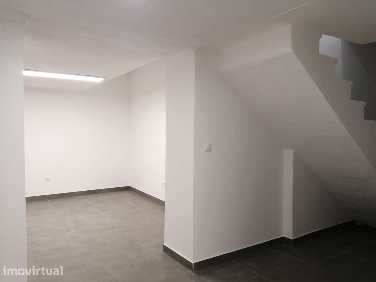 Imóvel comercial para arrendar em Alvalade - Grande imagem: 4/6