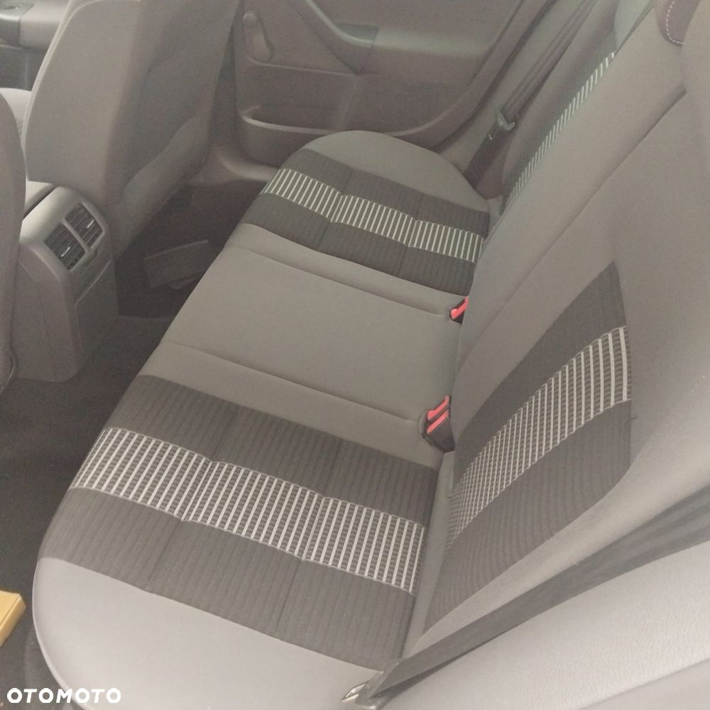 Volkswagen Golf 1.6 United - 25