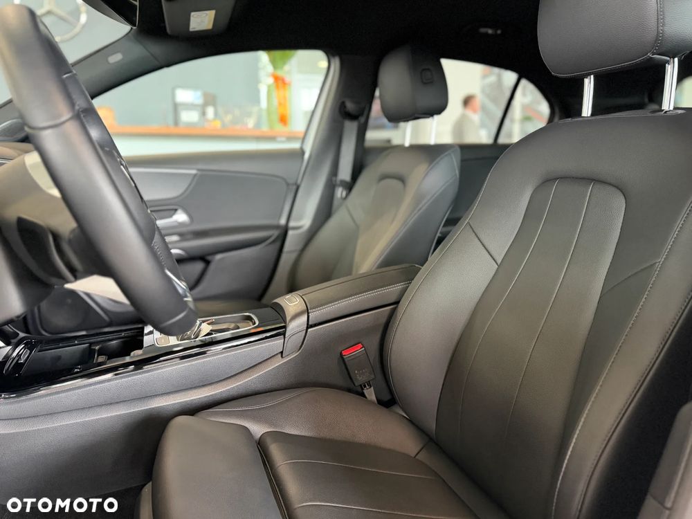 Mercedes-Benz Klasa A 200 Progressive 7G-DCT - 12