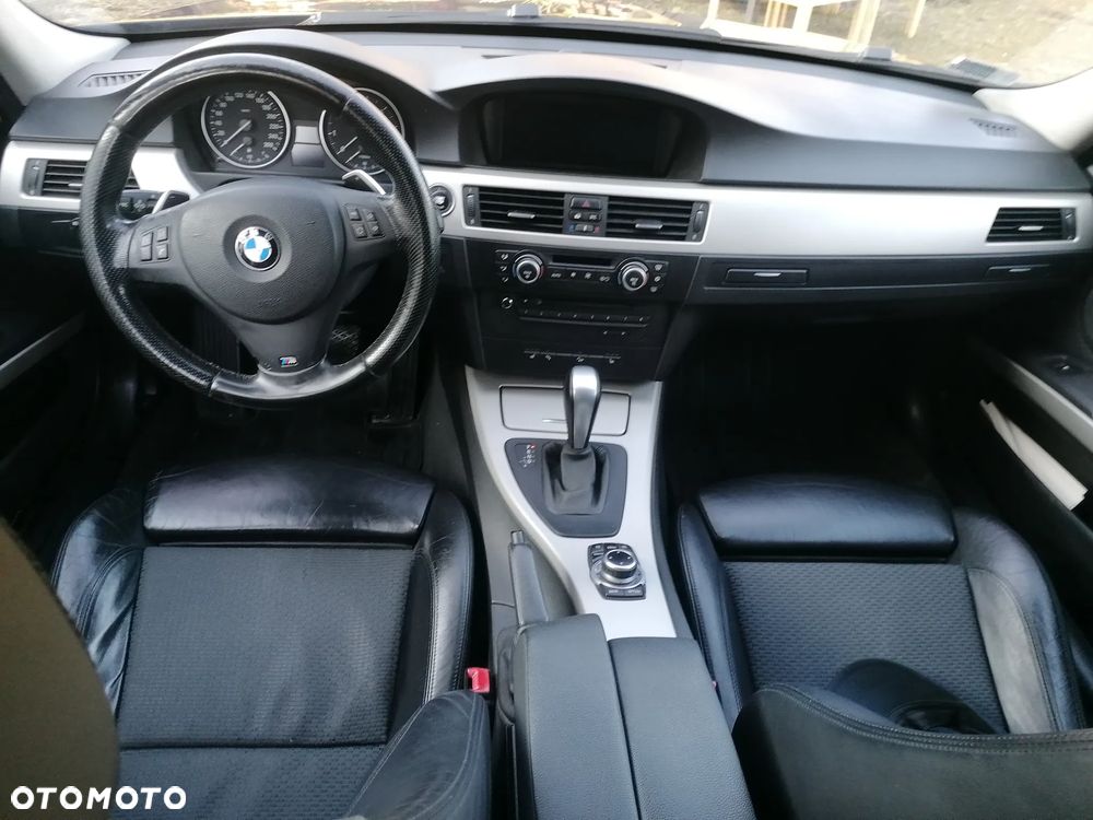 BMW Seria 3 325xi - 12
