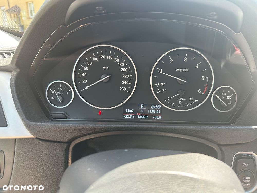 BMW Seria 3 320d xDrive - 14