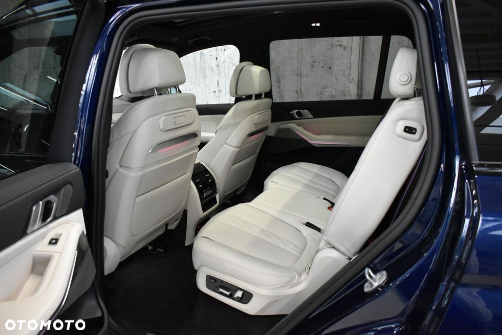 BMW X7 xDrive40i mHEV M Sport sport - 28