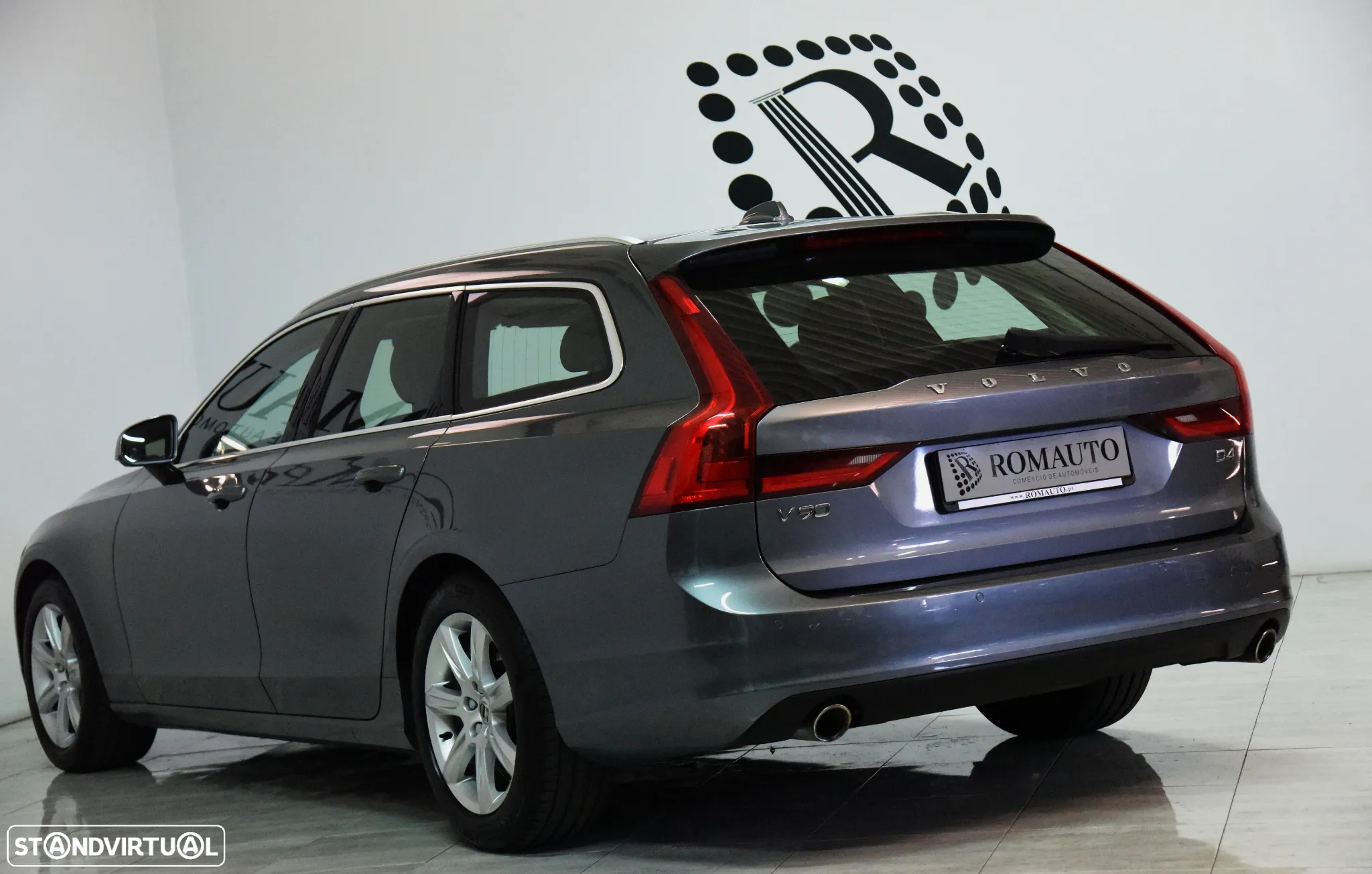 Volvo V90 2.0 D4 Momentum Geartronic - 8