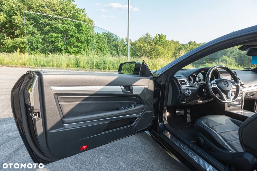 Mercedes-Benz Klasa E 200 4-Matic 9G-TRONIC - 33
