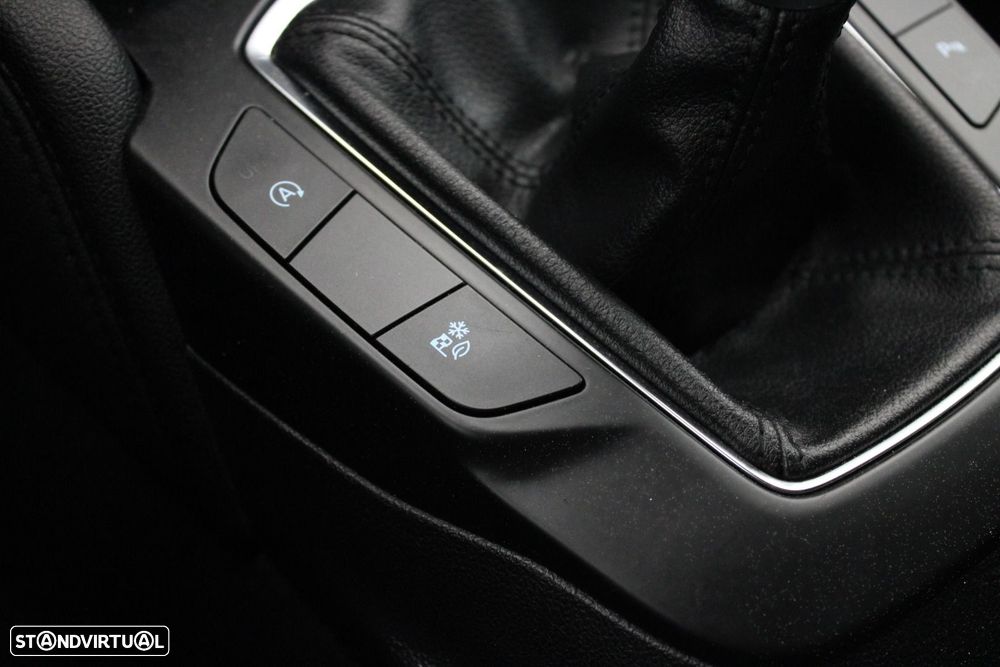 Ford Kuga 1.5 TDCi EcoBlue Titanium — fotografia 20