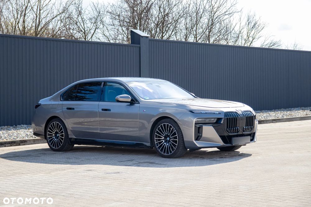 BMW Seria 7 - 35