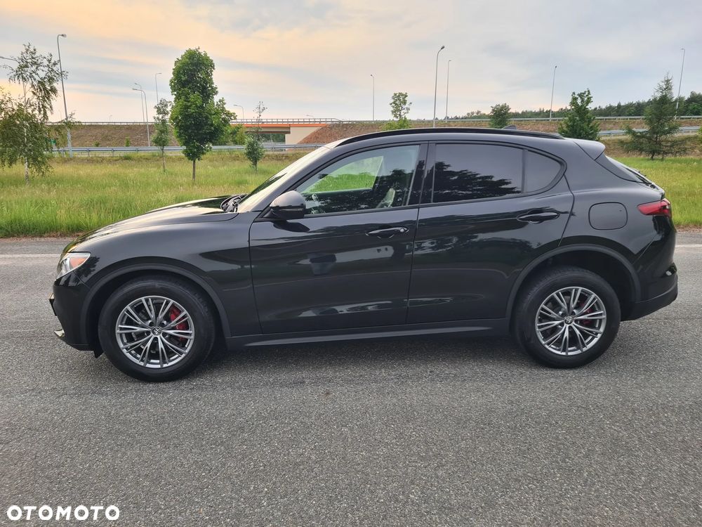 Alfa Romeo Stelvio 2.0 Turbo 16V AT8-Q4 Veloce - 4