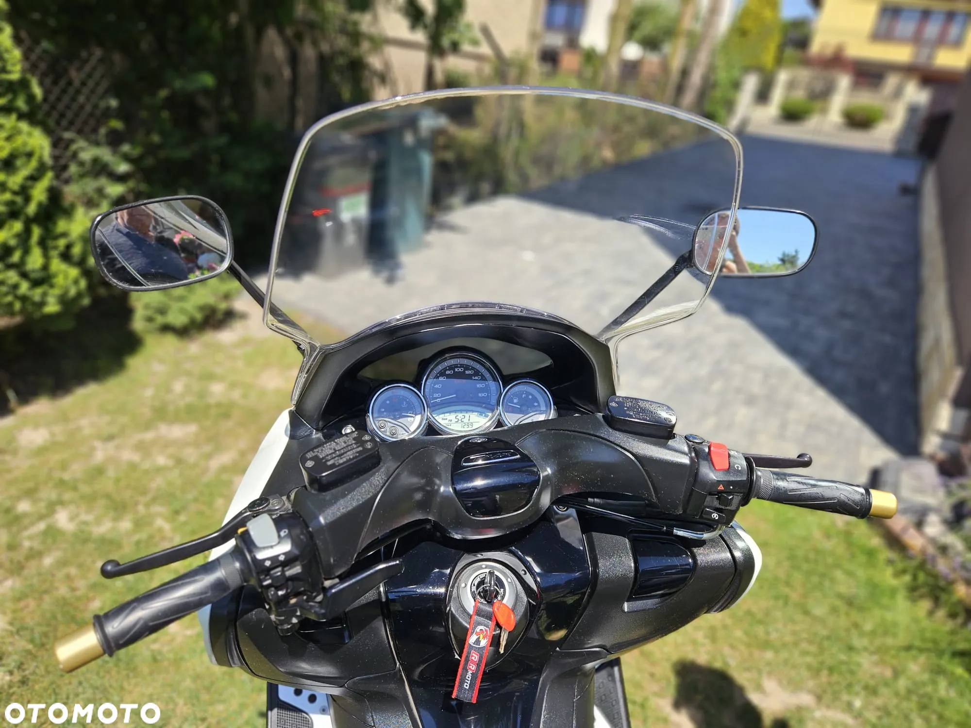 Yamaha Tmax - 10