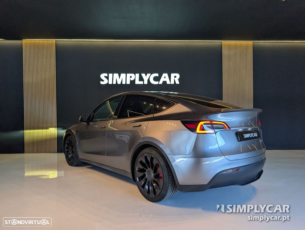 Tesla Model Y Performance Dual Motor AWD - 4