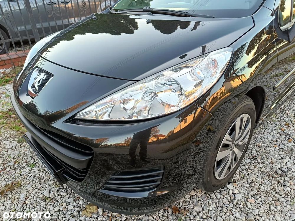Peugeot 207 - 13