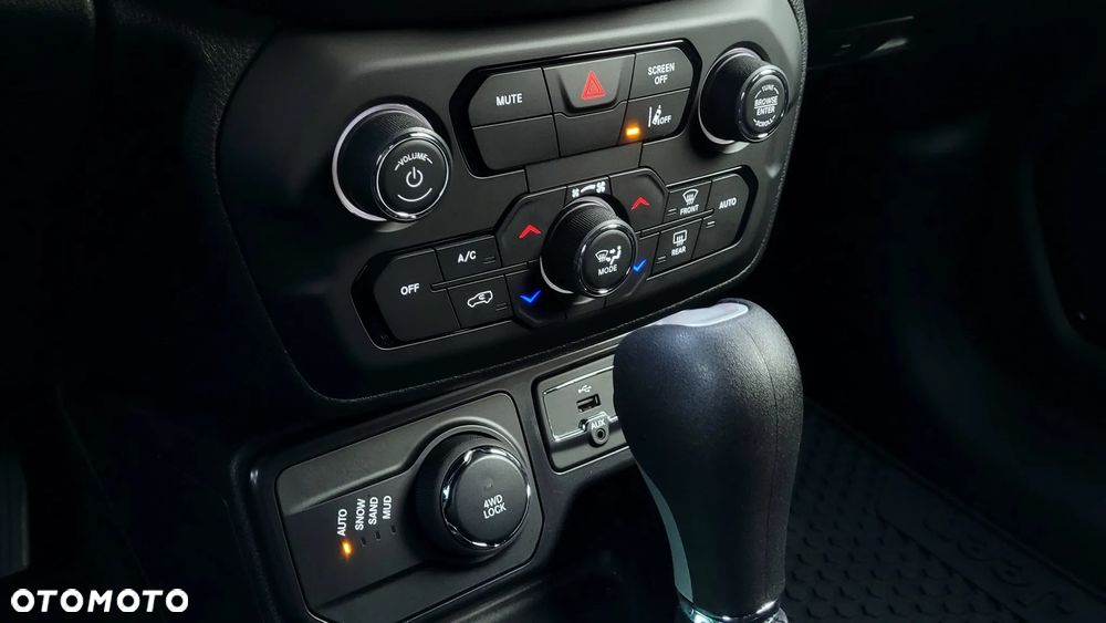 Jeep Renegade - 21