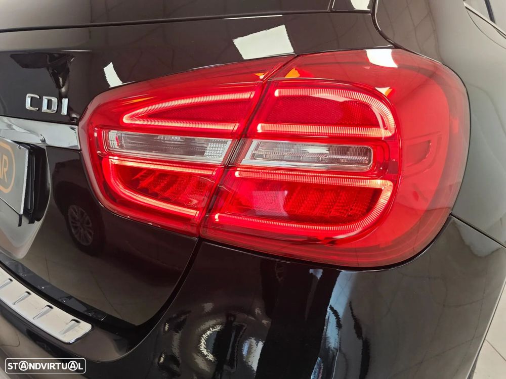 Mercedes-Benz GLA 200 d 4Matic 7G-DCT Urban - 24
