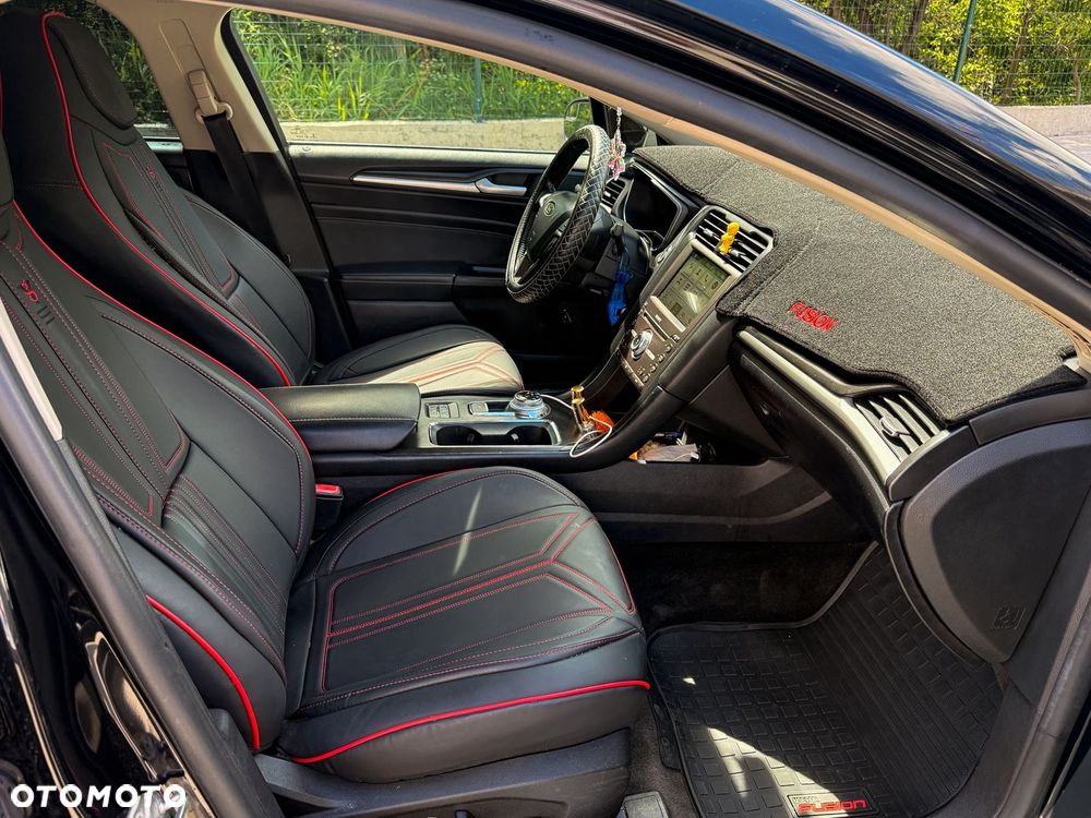 Ford Fusion - 12