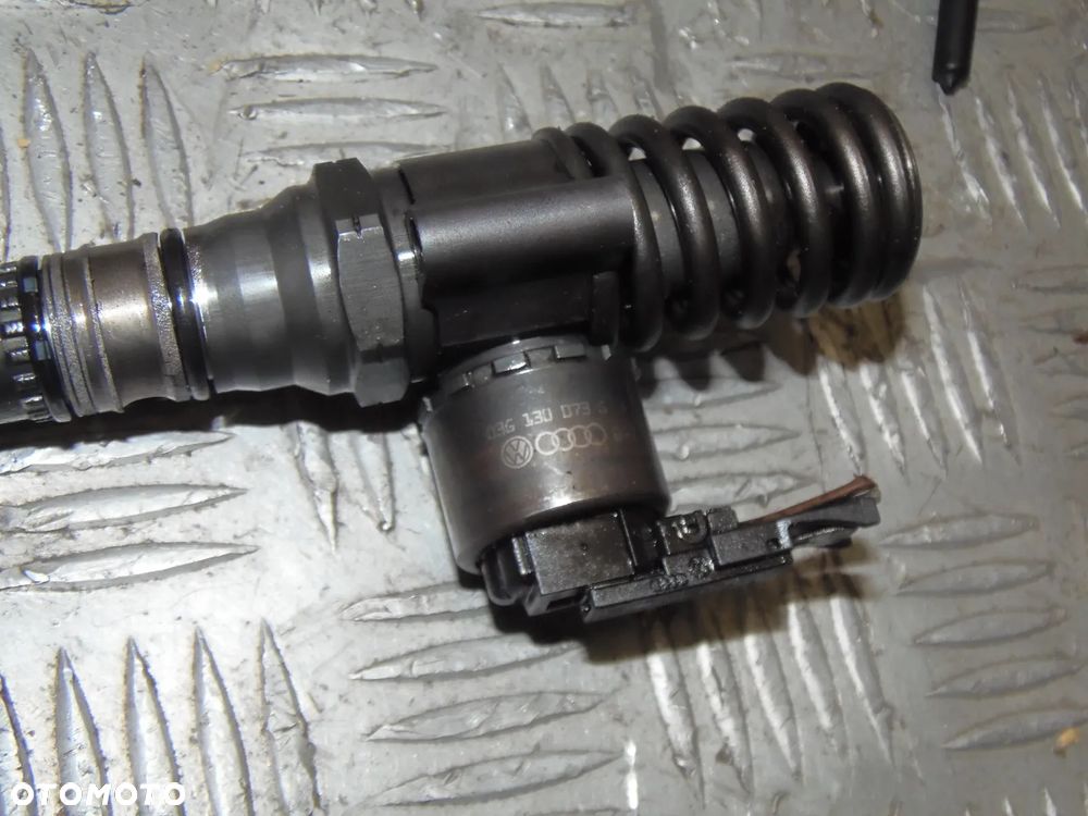 DODGE CALIBER 2.0 CRD TDI POMPOWTRYSKIWACZ POMPOWTRYSK 03G130073G - 2