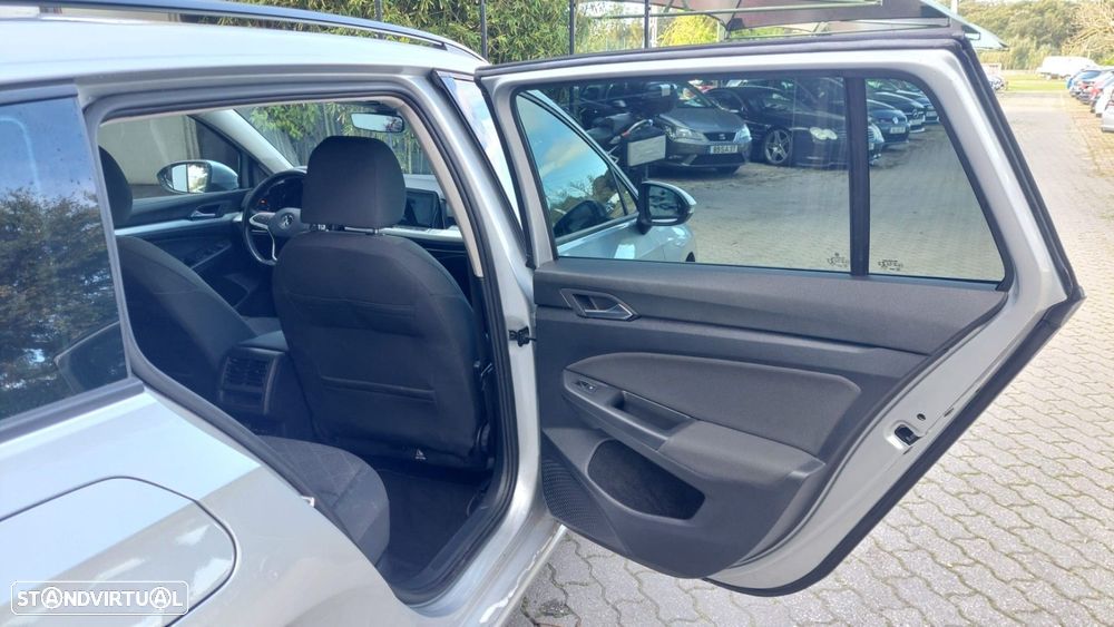VW Golf Variant 2.0 TDi Executive DSG - 11