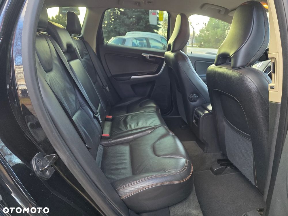 Volvo XC 60 D5 AWD Momentum - 10