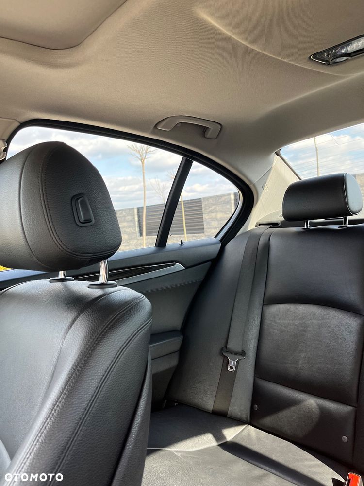 BMW Seria 5 530d Luxury Line - 27