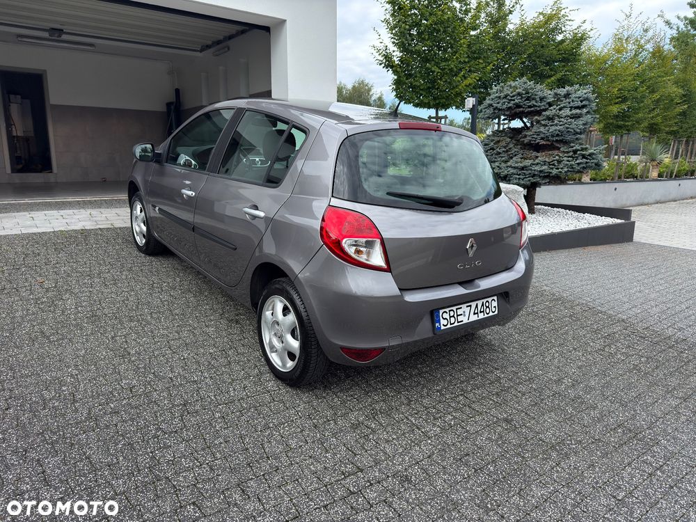 Renault Clio 1.2 16V All Inclusive - 2