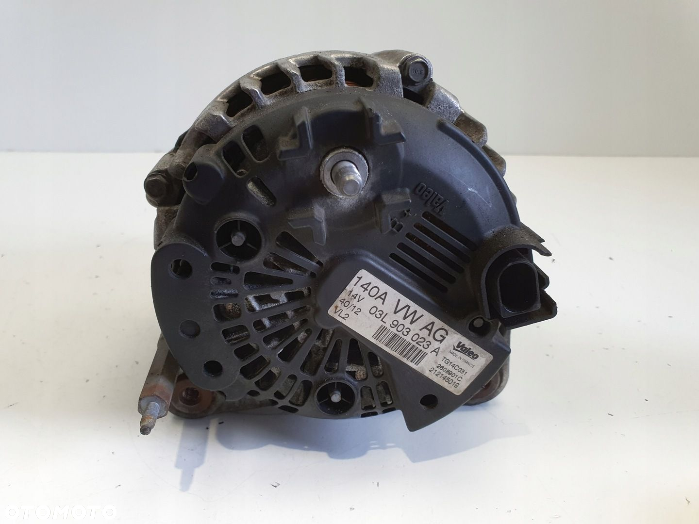 VW Golf VI 1.6 TDI ALTERNATOR 03L903023A 140A valeo - 4